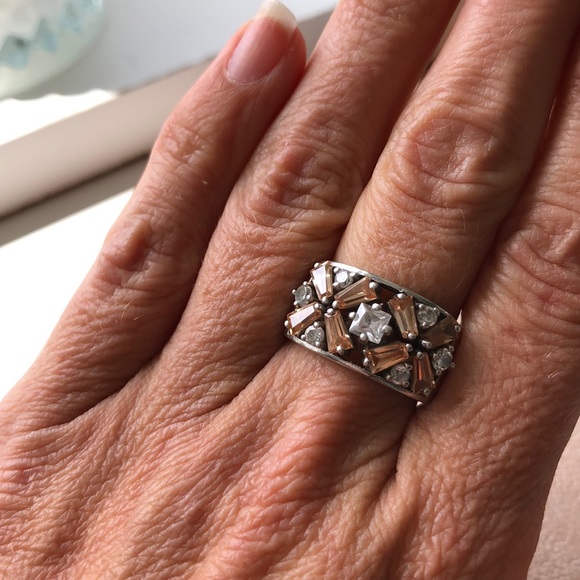 Sterling silver crystal design ring - Picture 2 of 6